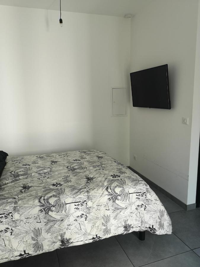 Studio Style Industriel Apartment Barbaggio ภายนอก รูปภาพ